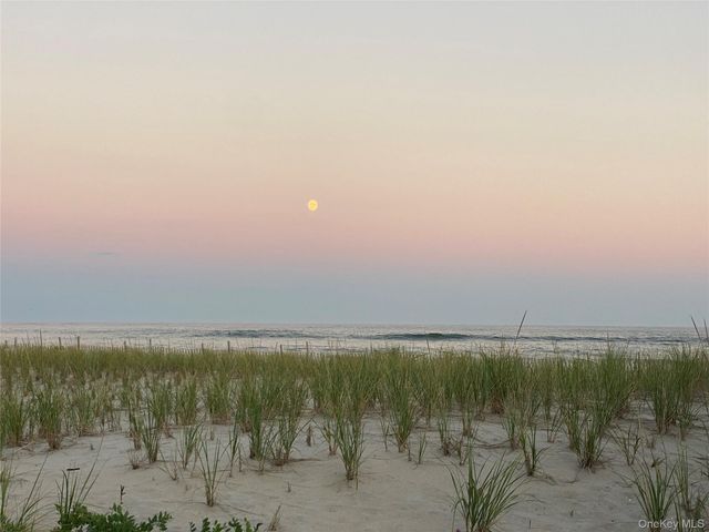 17 Oak Meadow Lane, Bellport Village, NY 11713