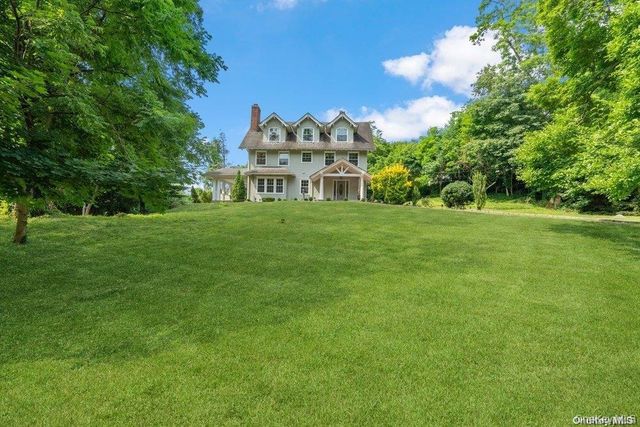 9 The Intervale, Roslyn, NY 11576