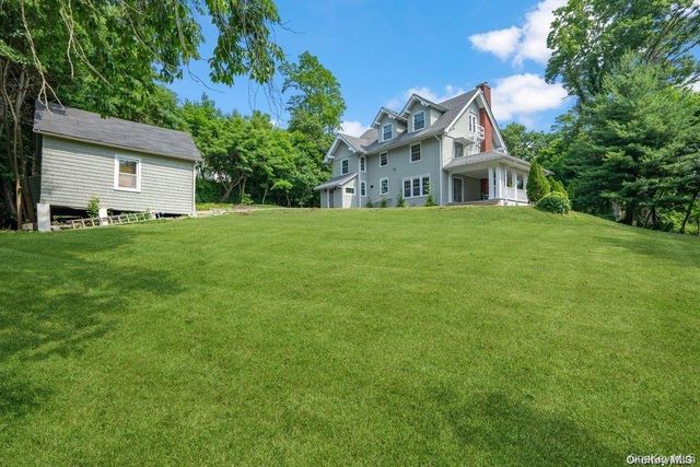 9 The Intervale, Roslyn, NY 11576