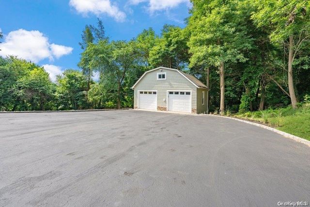 9 The Intervale, Roslyn, NY 11576