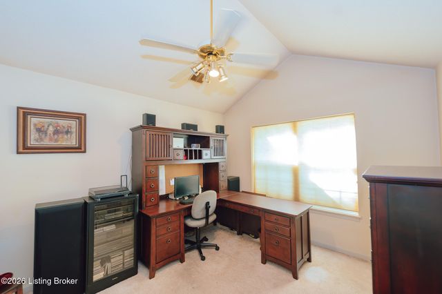 8037 St Andrews Village Dr, Louisville, KY 40222