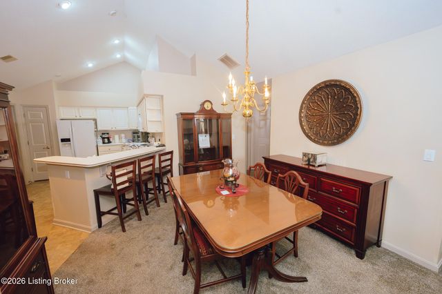 8037 St Andrews Village Dr, Louisville, KY 40222