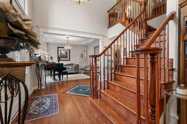 1929 Redwood Lane, Munster, IN 46321