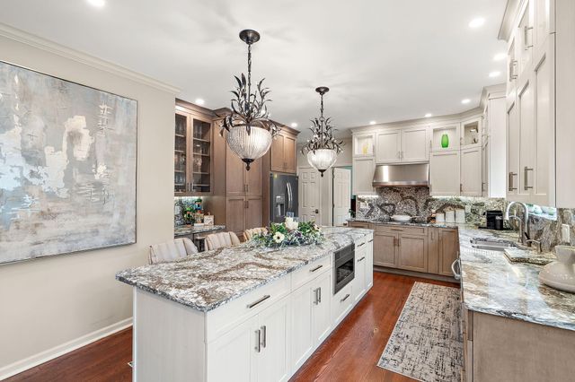 1929 Redwood Lane, Munster, IN 46321