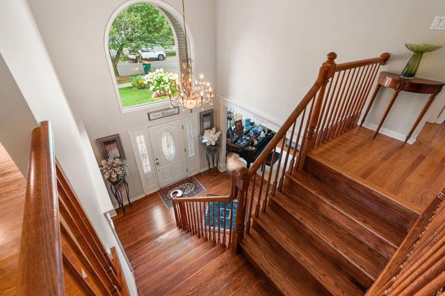 1929 Redwood Lane, Munster, IN 46321