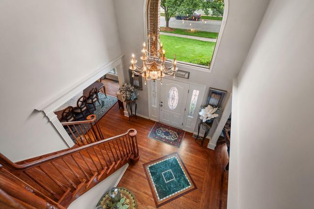 1929 Redwood Lane, Munster, IN 46321