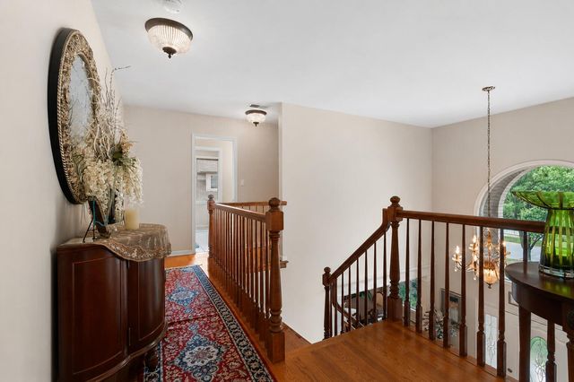 1929 Redwood Lane, Munster, IN 46321