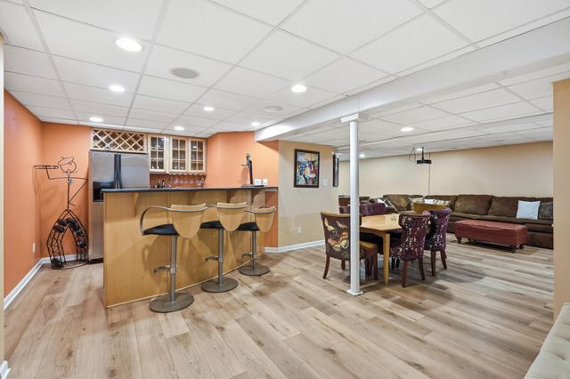 1929 Redwood Lane, Munster, IN 46321