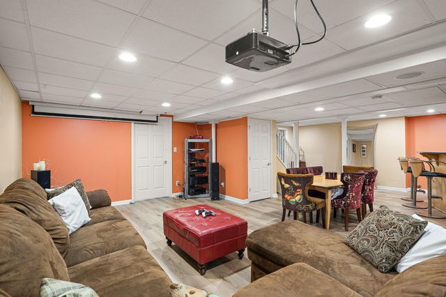 1929 Redwood Lane, Munster, IN 46321