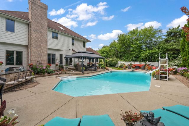 1929 Redwood Lane, Munster, IN 46321