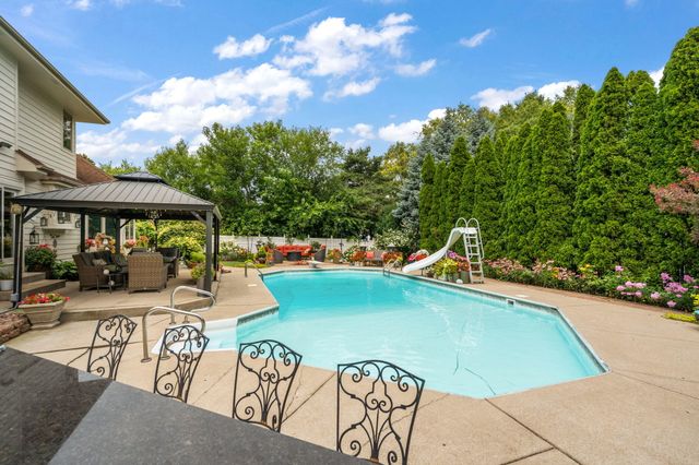 1929 Redwood Lane, Munster, IN 46321
