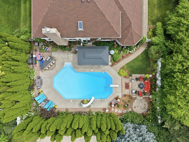1929 Redwood Lane, Munster, IN 46321