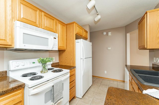 667 Shardlow Place NE, Byron, MN 55920