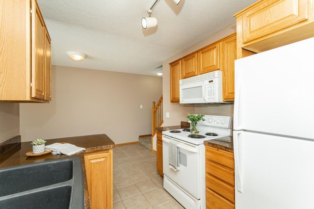 667 Shardlow Place NE, Byron, MN 55920