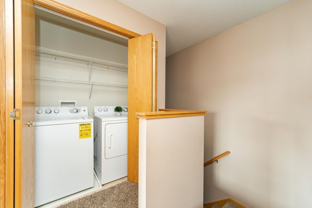 667 Shardlow Place NE, Byron, MN 55920