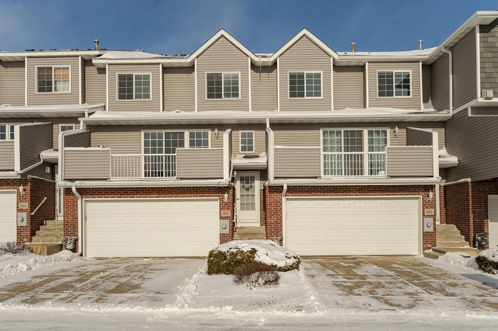 667 Shardlow Place NE, Byron, MN 55920