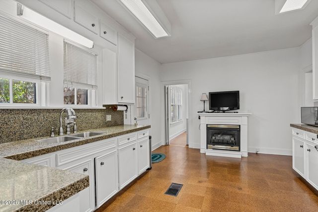 2010 Laurel Street, Jackson, MS 39202