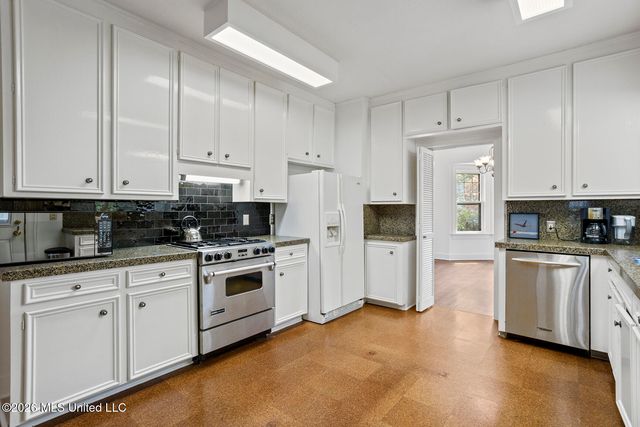 2010 Laurel Street, Jackson, MS 39202