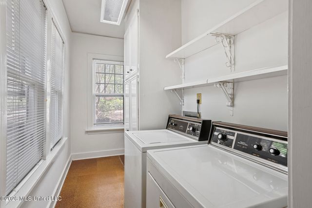 2010 Laurel Street, Jackson, MS 39202