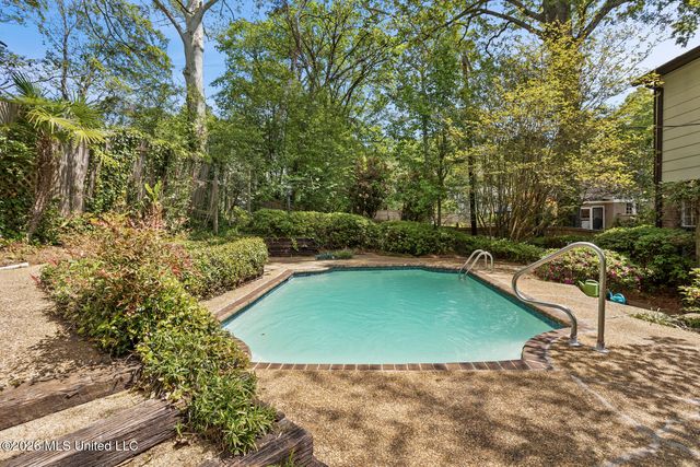 2010 Laurel Street, Jackson, MS 39202