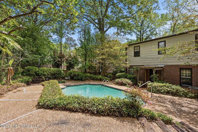 2010 Laurel Street, Jackson, MS 39202