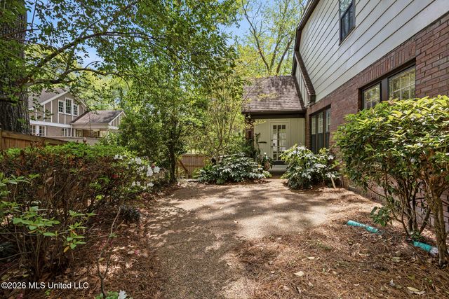 2010 Laurel Street, Jackson, MS 39202