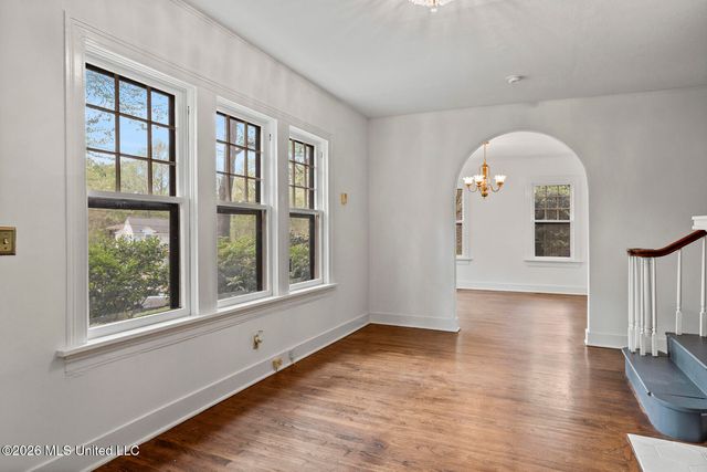 2010 Laurel Street, Jackson, MS 39202