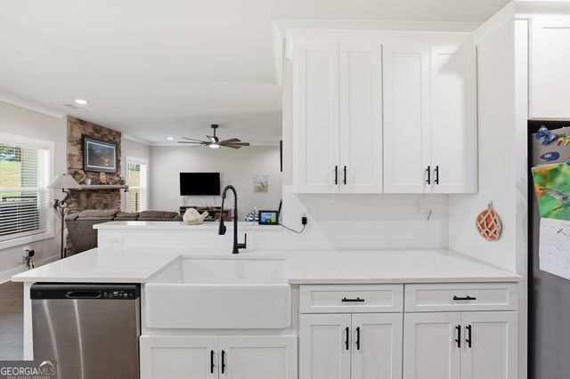 176 Heartland Meadows Drive, Mount Airy, GA 30563