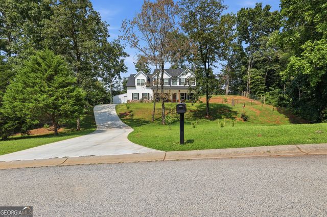 176 Heartland Meadows Drive, Mount Airy, GA 30563