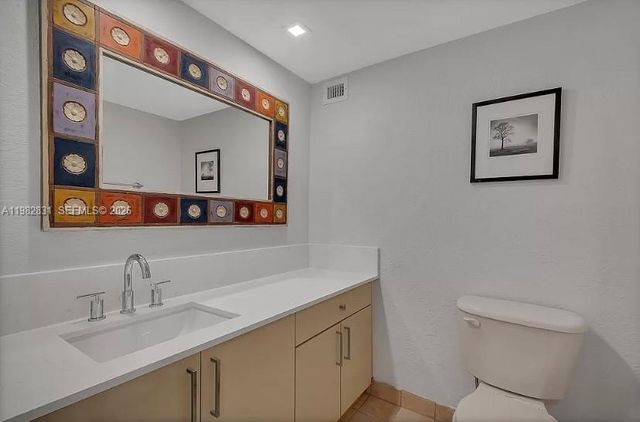 5401 Collins Ave 411, Miami Beach, FL 33140