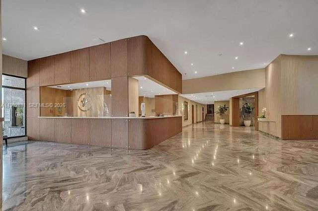 5401 Collins Ave 411, Miami Beach, FL 33140