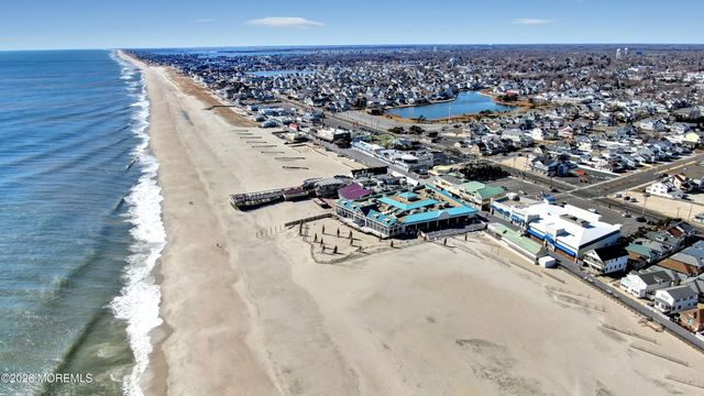 806 Trenton Avenue, Point Pleasant Beach, NJ 08742