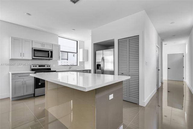 225 NW 40 CT, Miami, FL 33126