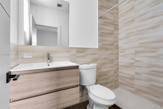 225 NW 40 CT, Miami, FL 33126