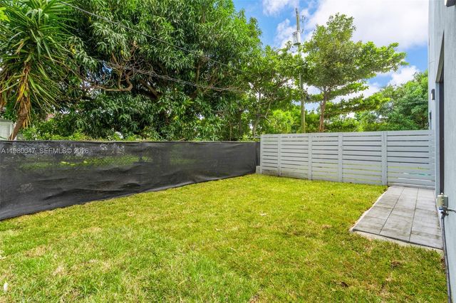 225 NW 40 CT, Miami, FL 33126