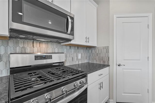 105 Lisa Lane, Fate, TX 75189