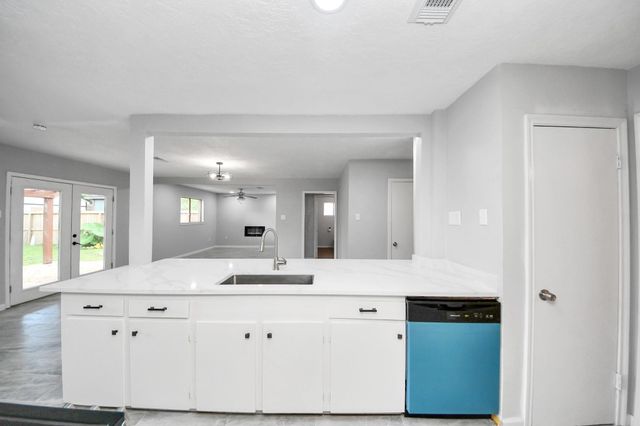 2405 Pickerton Drive, Deer Park, TX 77536