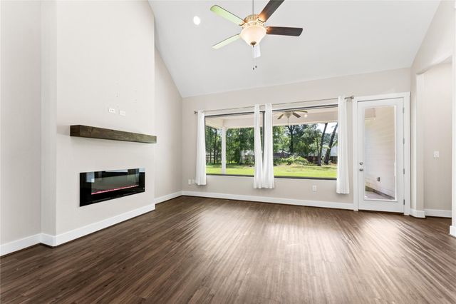 2650 Fountain View Street, New Caney, TX 77357