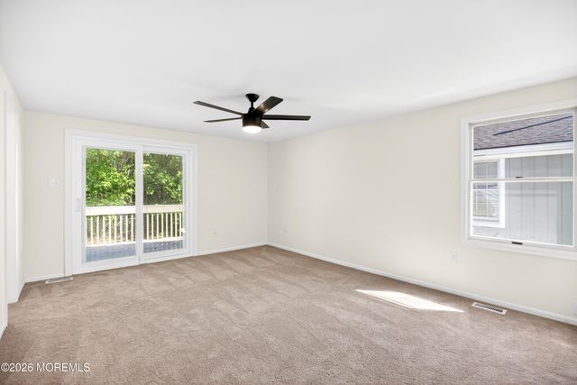 17 Brookview Lane, Manalapan, NJ 07726