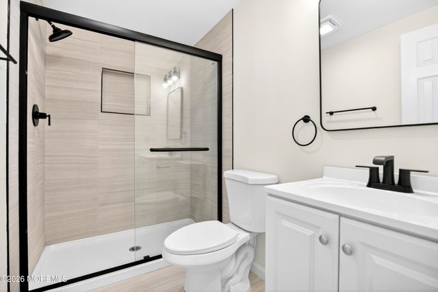17 Brookview Lane, Manalapan, NJ 07726