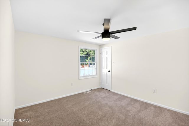 17 Brookview Lane, Manalapan, NJ 07726