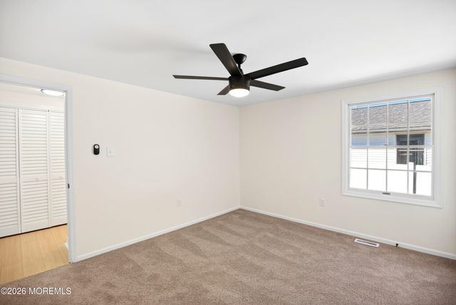 17 Brookview Lane, Manalapan, NJ 07726