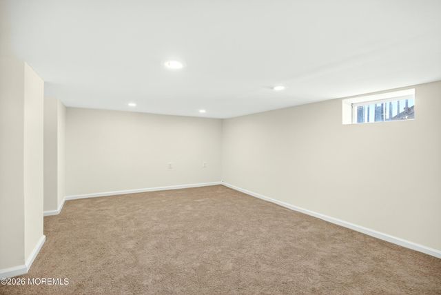17 Brookview Lane, Manalapan, NJ 07726