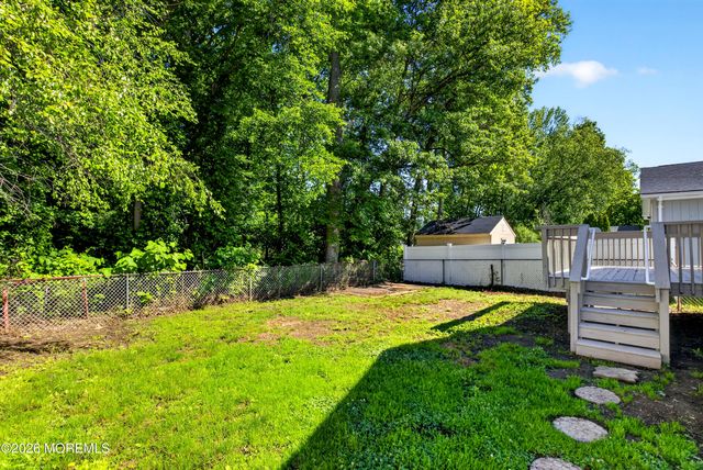 17 Brookview Lane, Manalapan, NJ 07726