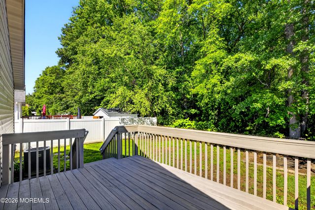 17 Brookview Lane, Manalapan, NJ 07726