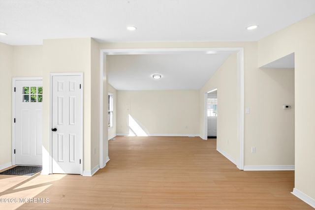 17 Brookview Lane, Manalapan, NJ 07726