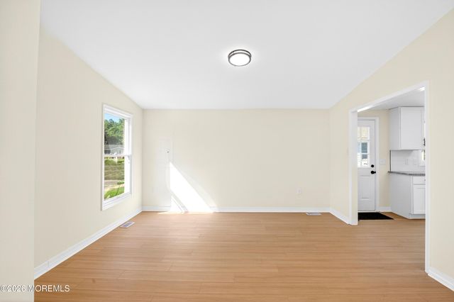 17 Brookview Lane, Manalapan, NJ 07726