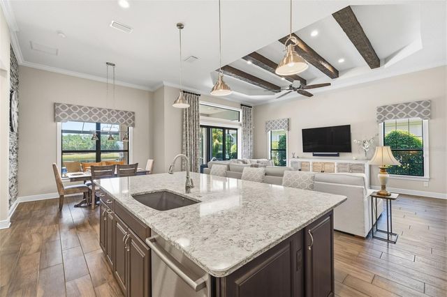 7228 WHITTLEBURY TRAIL, Bradenton, FL 34202