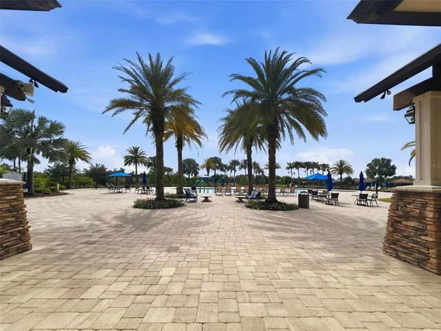7228 WHITTLEBURY TRAIL, Bradenton, FL 34202