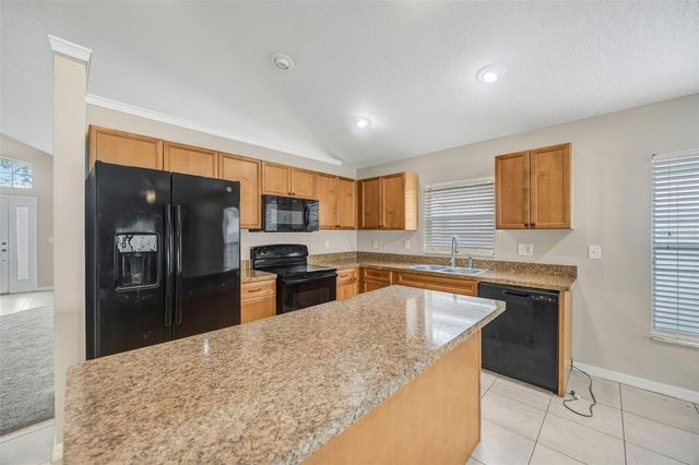 3841 HAMPTON HILLS DR, Lakeland, FL 33810